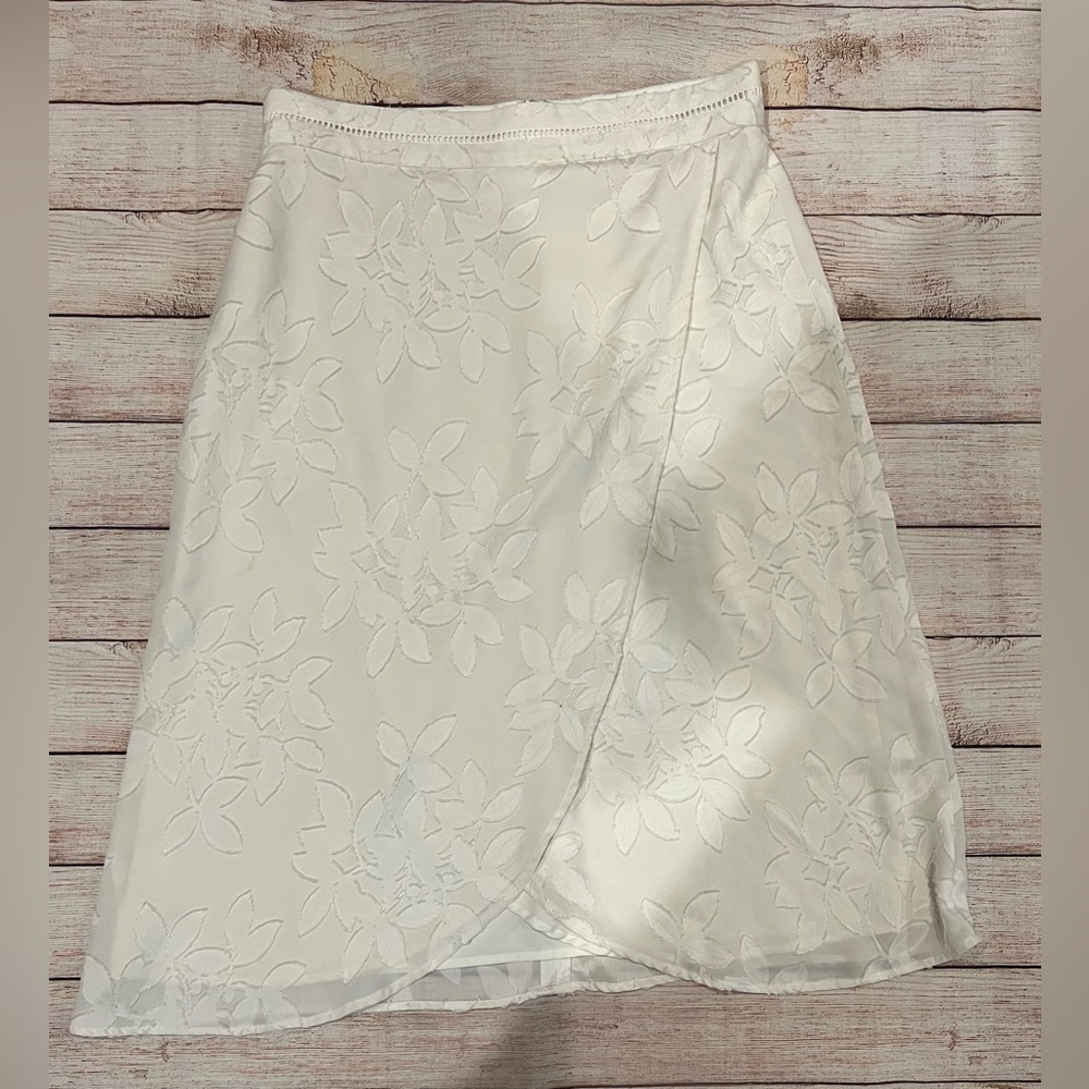 Ann Taylor White On White Floral Pattern Midi Wrap Skirt Size 10